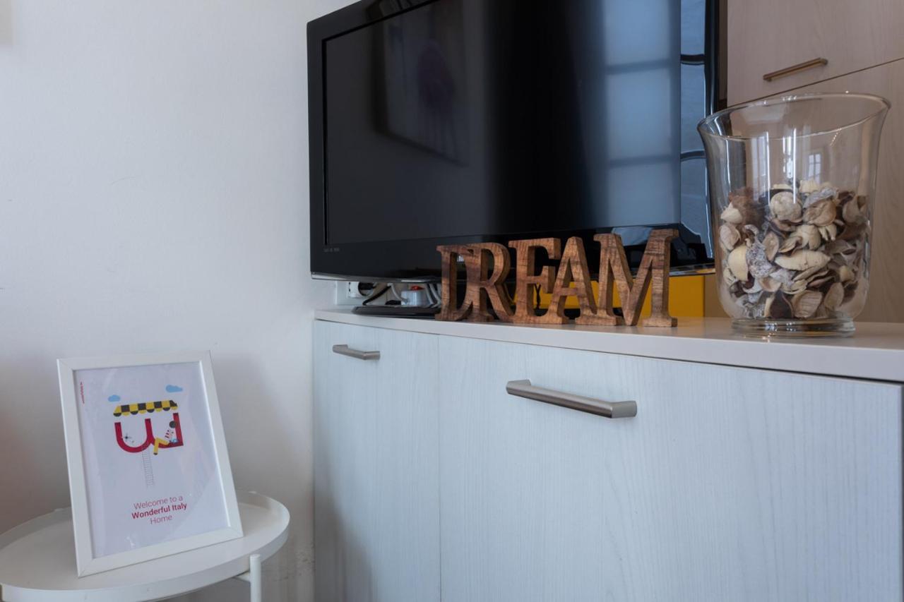 Porta Susa Studio Apartment By Wonderful Italy Torino Esterno foto